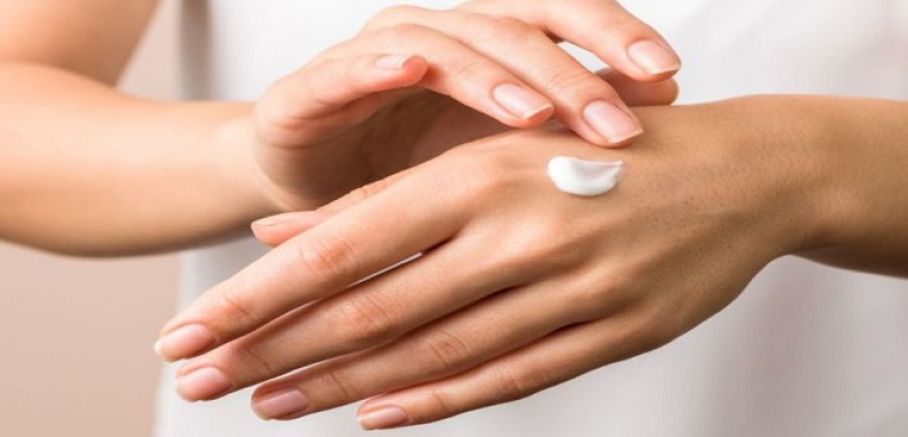 وصفات طبيعية لعلاج جفاف اليدين.. ترطيب وتقشير ونعومة