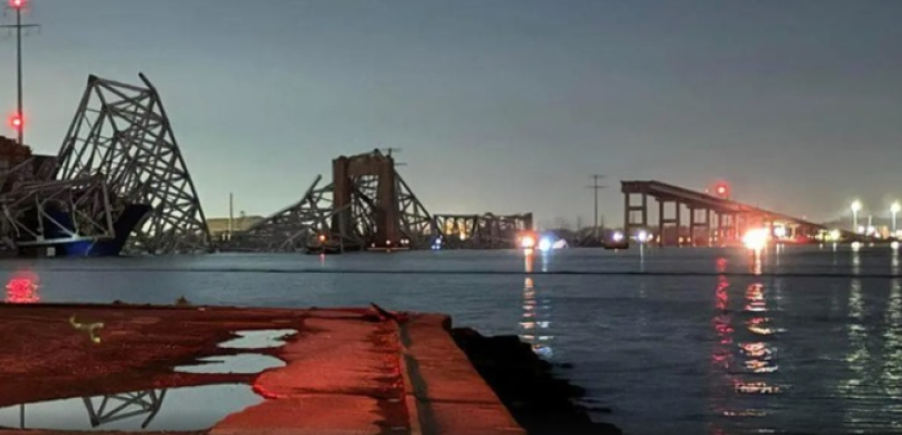 ولاية ماريلاند تعلن الطوارئ بعد انهيار أحد أعلى الجسور في العالم إثر اصطدام سفينة حاويات