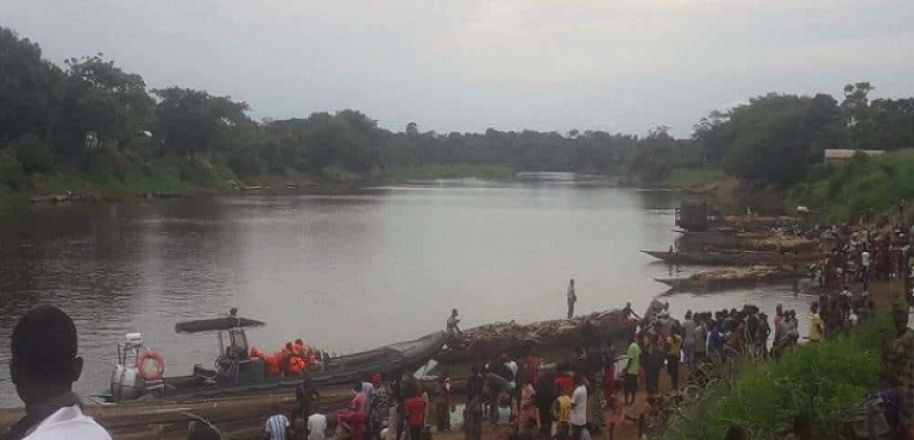 مصرع 58 شخصا إثر غرق عبارة في بحيرة “مبوكو” بإفريقيا الوسطى