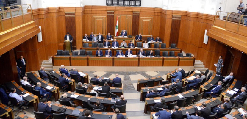 البرلمان اللبنانى يؤجل الانتخابات البلدية لمدة عام