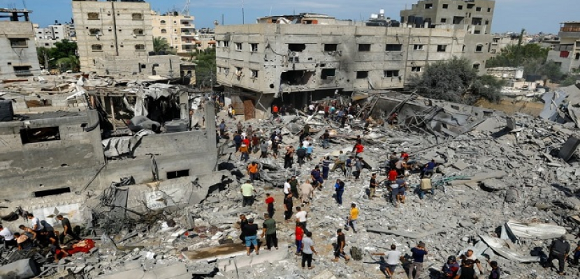 دفاع غزة المدني: نتلقى نداءات استغاثة بعد استهداف مدرسة بالنُصيرات ولا نستطيع إجلاء الضحايا