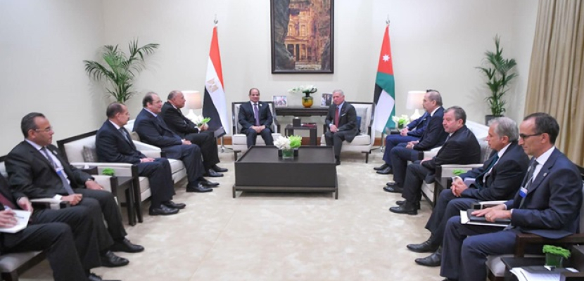 على هامش انعقاد المؤتمر الدولي للاستجابة الإنسانية الطارئة في غزة .. الرئيس السيسي يلتقي عاهل الأردن