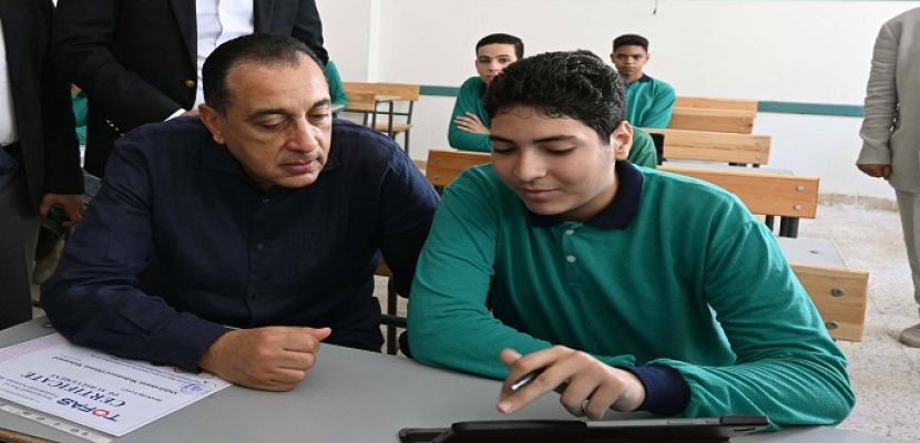 خلال جولته بمحافظة الجيزة: رئيس الوزراء يتفقد مجمع بولاق الدكرور التعليمى