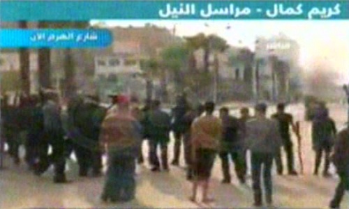 اشتباكات عنيفة بين قوات الأمن والمتظاهرين بشارع الهرم