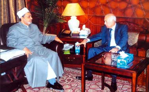 العربي يبحث مع شيخ الأزهر أوضاع سوريا وفلسطين