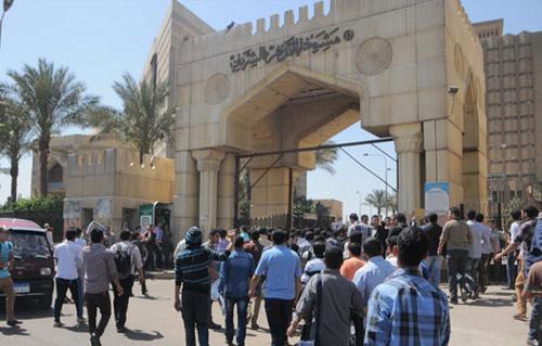 اشتباكات عنيفة بين الأمن وطلاب الاخوان بعد محاولتهم اقتحام المشيخة