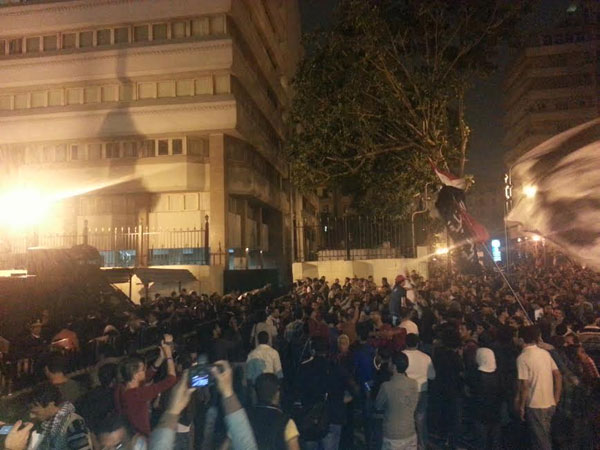 وقفة أمام مجلس الشورى احتجاجا على قانون التظاهر
