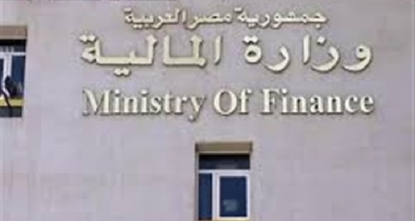 المالية توافق على تعيين 75 ألف معلم مساعد