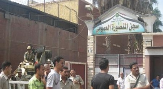 الهدوء يسود محيط سجن المنصورة بعد مواجهات بين الشرطة ومؤيدي مرسي