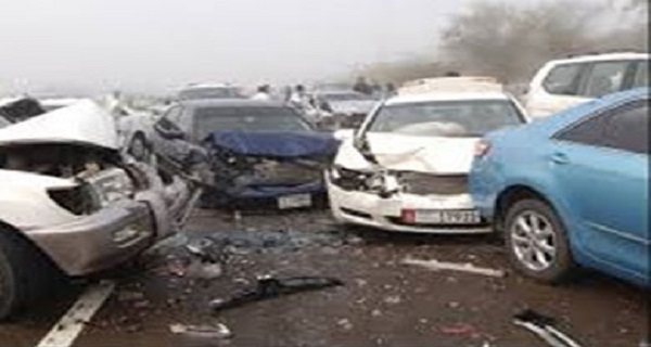 شلل مروري أعلى دائري إمبابة إثر تصادم سيارتي نقل وملاكي