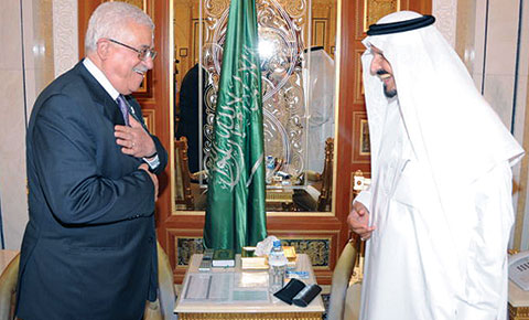 أبو مازن يطلع ولي عهد السعودية علي آخر مستجدات عملية السلام