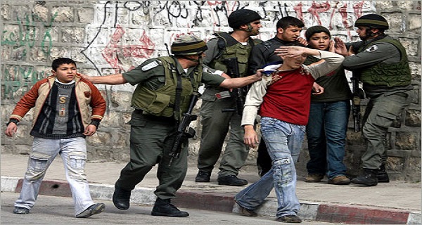 الفلسطينيون يتهمون اسرائيل باحتجاز اربعة اطفال فلسطينيين