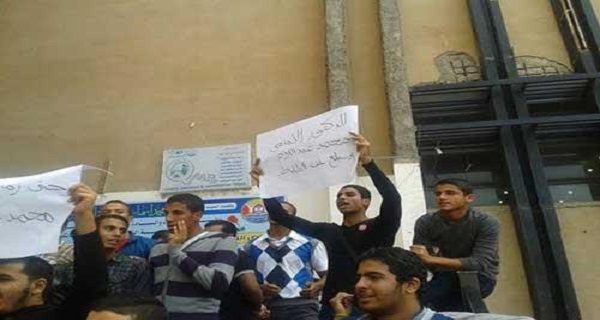 طلاب الإخوان بجامعة الإسكندرية يضربون عن الدراسة