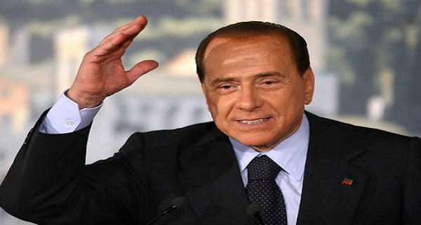 بيرلسكوني يدعو الرئيس الإيطالي لإعلان أزمة حكومية