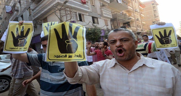 اشتباكات بالمحلة والفيوم والشرطة تطارد الإخوان بالسويس ودمياط