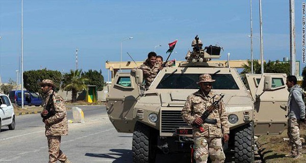 إصابة 3 جنود ليبيين في هجوم جديد في بنغازي