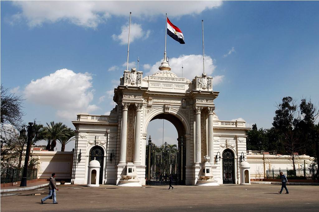 العشرات من أنصار الإخوان يصلون إلى محيط قصر القبة