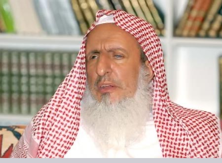 مفتي السعودية يعتبر منع المرأة من قيادة السيارة حماية من الشر