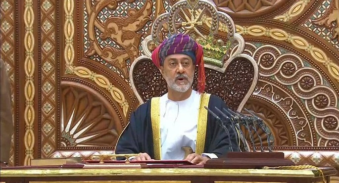 سلطان عمان الجديد يؤكد حفاظه على العلاقات الودية مع كل الدول