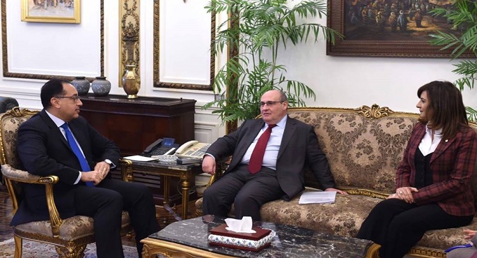 بالصور .. رئيس الوزراء يؤكد لمدير عام المنظمة الدولية للهجرة اهتمام مصر البالغ بمكافحة الهجرة غير الشرعية