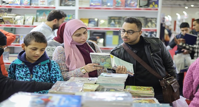 لليوم السادس.. معرض الكتاب يجتذب أعدادًا كبيرة من الجمهور