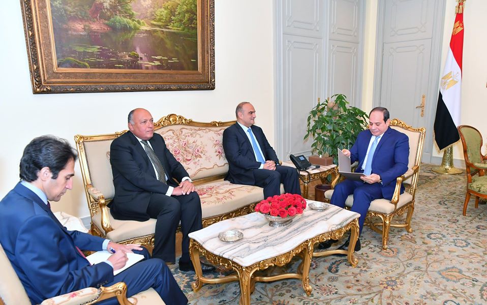 الرئيس السيسي يستقبل بشر الخصاونة مستشار ملك الأردن