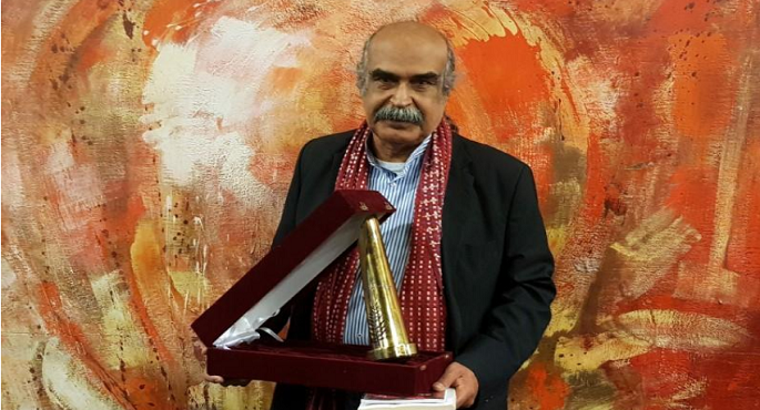 البحريني قاسم حداد يتوج بجائزة ملتقى القاهرة الدولي للشعر العربي