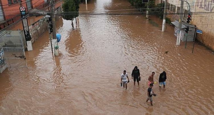 فيضانات تقتل 46 شخصا على الأقل وتشرد أكثر من 25 ألفا في البرازيل