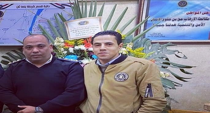 بالصور .. أهالى القليوبية يحتفلون ويقدمون الورود لضباط الأقسام لتهنئتهم بعيد الشرطة