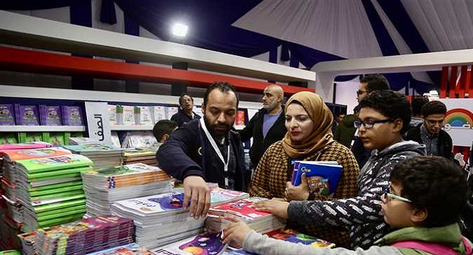 توافد عشرات الآلاف على معرض القاهرة الدولي للكتاب لليوم الثالث على التوالي