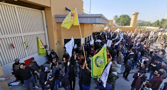 واشنطن بوست: انتهاء الحصار على السفارة الأمريكية ببغداد يقلل من احتمال اندلاع المواجهات مع طهران