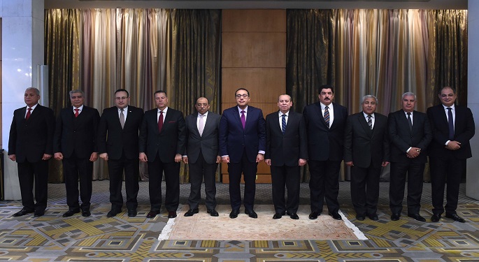 بالفيديو والصور.. مدبولي يكرم المحافظين السابقين ويؤكد حرص الحكومة على تكريم كل مسئول بذل جهداً لخدمة الوطن