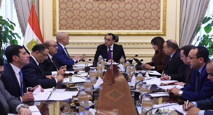 بالصور .. رئيس الوزراء يستعرض المخطط الاستراتيجى للساحل الشمالى الغربى