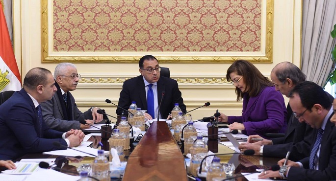 بالصور .. رئيس الوزراء يستعرض مقترح الخطة الاستثمارية لـ “التربية والتعليم” في 2020/2021