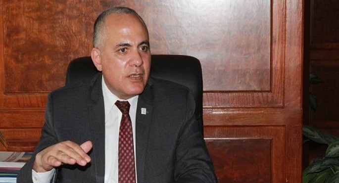 وزير الرى يستعرض مشروعات تأهيل الترع والبحيرات وأعمال النقل النهري