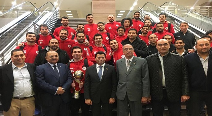 وزير الرياضة يستقبل منتخب اليد بمطار القاهرة بعد تتويجه بأمم إفريقيا
