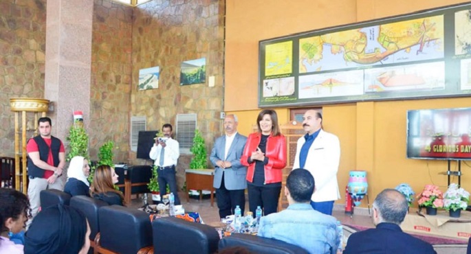 بالصور.. وزيرة الهجرة تلتقي محافظ أسوان لحضور عدد من جولات برنامج الملتقى الـ18 لأبناء الجيلين الثاني والثالث