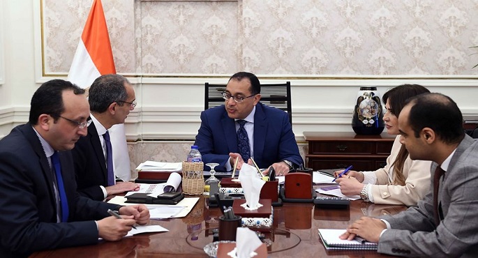 بالصور.. مدبولي يتابع مع وزير الاتصالات الموقف التنفيذي لرقمنة منظومة التأمين الصحى