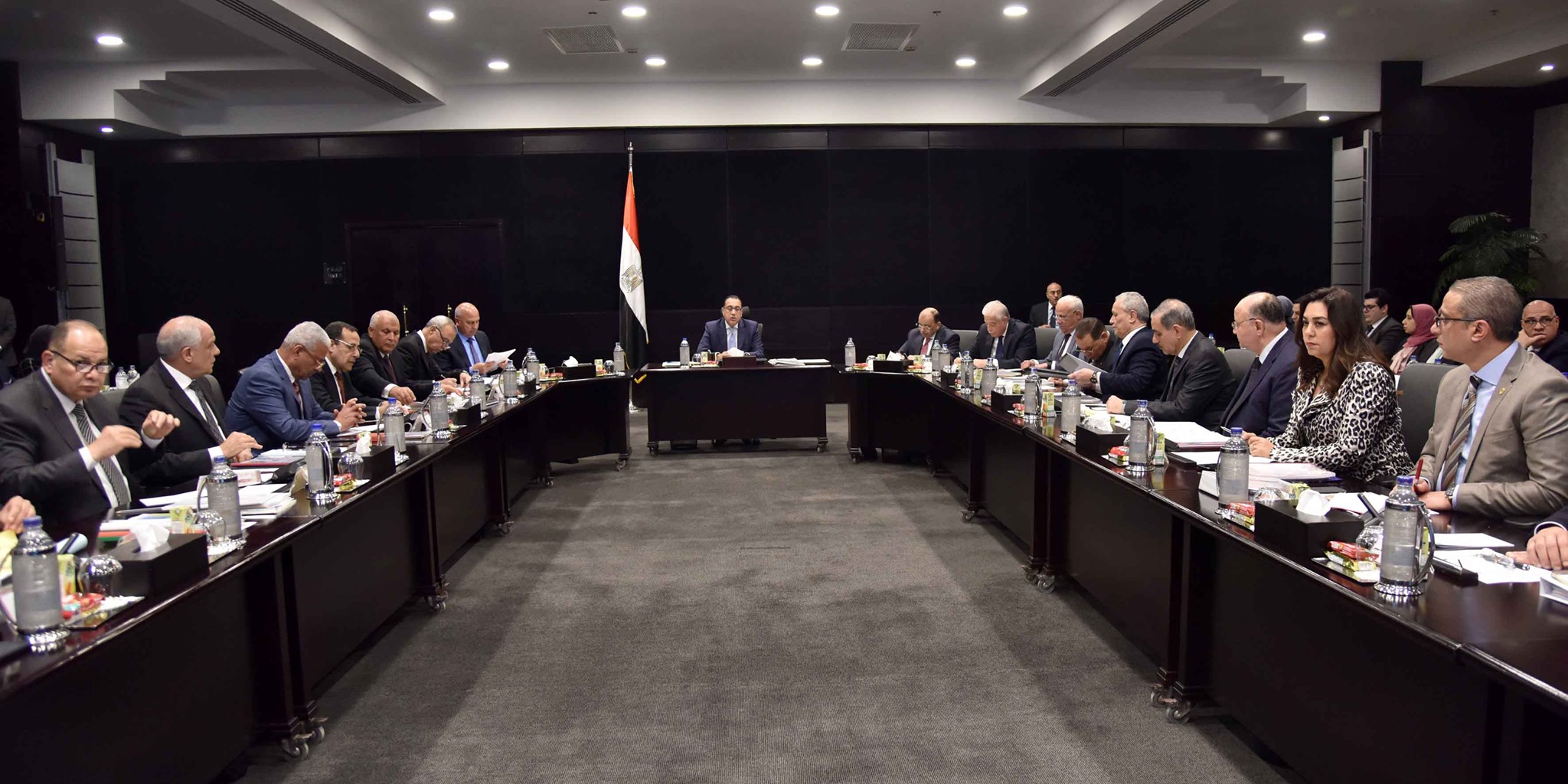 بالفيديو.. مدبولي يُكلف المحافظين بالاهتمام بصيانة الطرق الداخلية وإعداد مقترحات التطوير للعام المالى المقبل