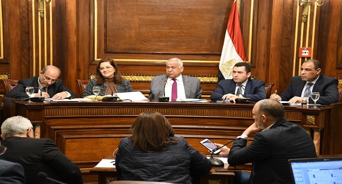 وزيرة التخطيط: نسبة الزيادة في استثمارات الصناعات البترولية خلال عام 2018/2019 وصلت إلى 95%