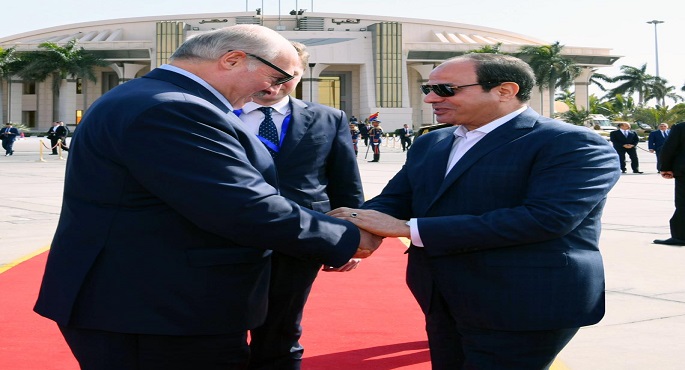 الرئيس السيسي يودع نظيره البيلاروسى بمطار القاهرة