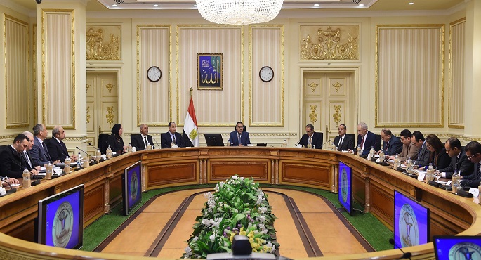 بالفيديو والصور.. مدبولي يتابع خطوات ميكنة وتيسير إجراءات الإفراج الجمركى عن البضائع بالموانىء