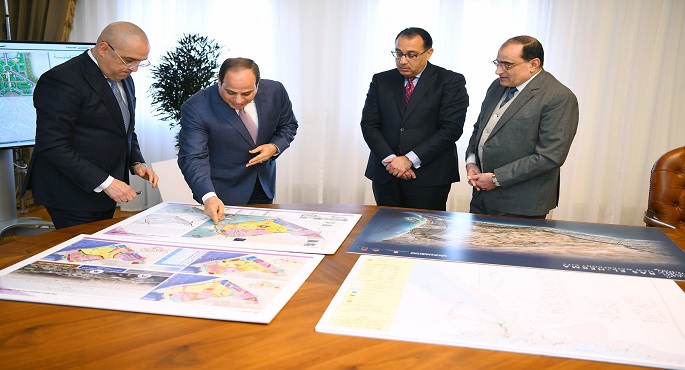 بالصور.. الرئيس السيسي يوجه بتكثيف جهود تطوير القاهرة التاريخية والمناطق العشوائية