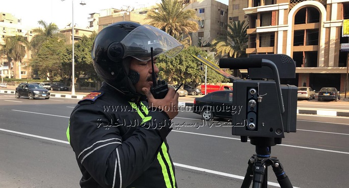بالصور.. الإدارة العامة لمرور القاهرة تنشر رادارات لمراقبة السرعة بمحاور مصر الجديدة وحملات مُكثفة لضبط المخالفين