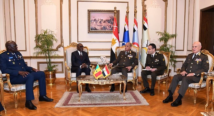 بالفيديو.. وزير الدفاع يبحث مع وزير القوات المسلحة بالسنغال سبل دعم وتعزيز التعاون العسكري
