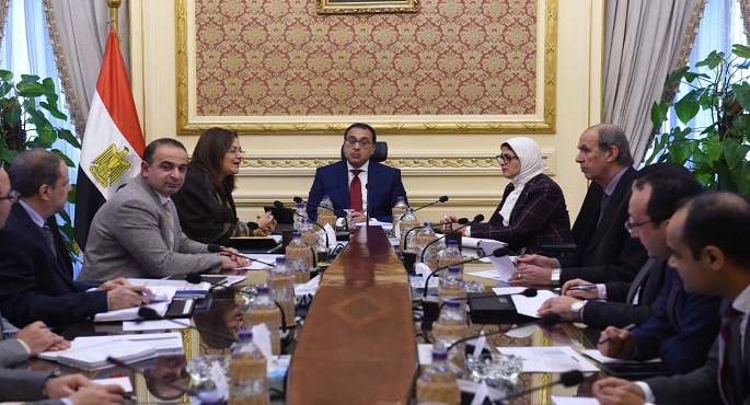 بالصور.. مدبولي يستعرض مقترح الخطة الاستثمارية لوزارة الصحة للعام المالي 2020-2022