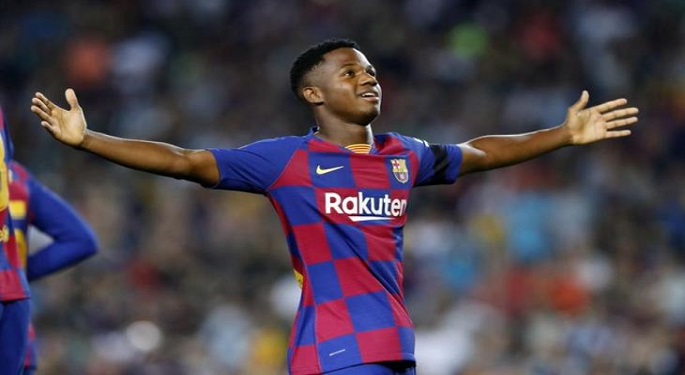مهاجم برشلونة أنسو فاتي يصبح أصغر لاعب يسجل “ثنائية” في الدوري الإسباني