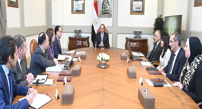 الرئيس السيسي يوجه باتخاذ الإجراءت الفورية لدعم الكيانات الاقتصادية المتعثرة