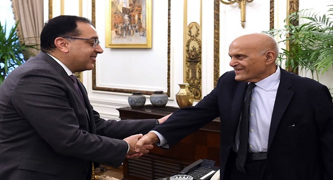 بالصور..رئيس الوزراء يلتقي الدكتور مجدى يعقوب ويتلقى دعوة لوضع حجر أساس مركزه العالمي لجراحات القلب