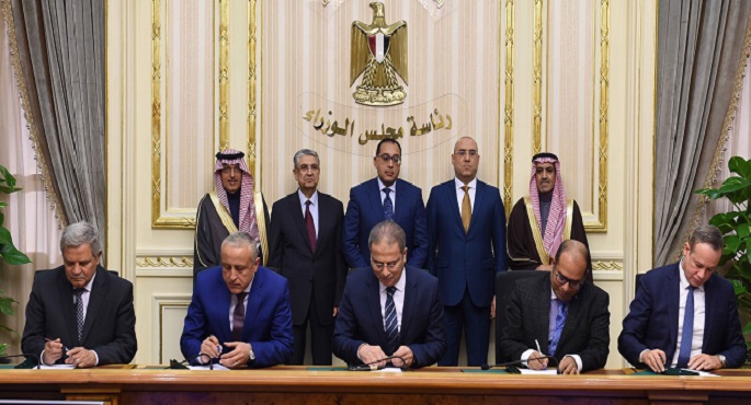 رئيس الوزراء يشهد توقيع مذكرة تفاهم بشأن مشروعات تحلية المياه باستخدام الطاقة الكهربائية المنتجة من الطاقات المتجددة